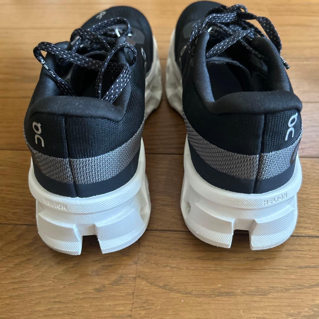 On cloud monster2 23.0㎝