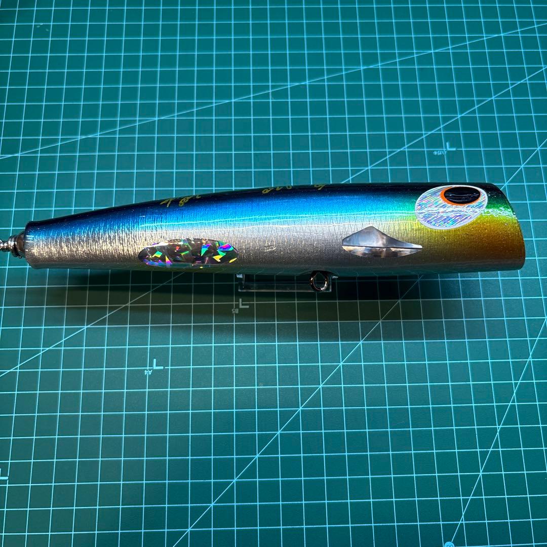 貝田ルアー　オーバル200