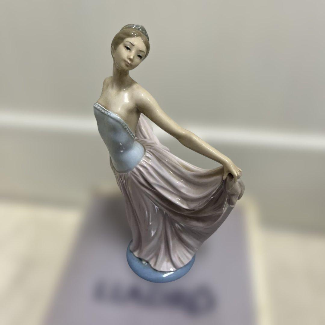 リヤドロ　No.05050 踊る少女