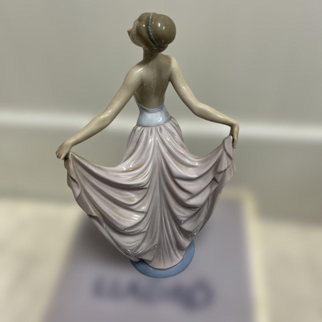 リヤドロ　No.05050 踊る少女