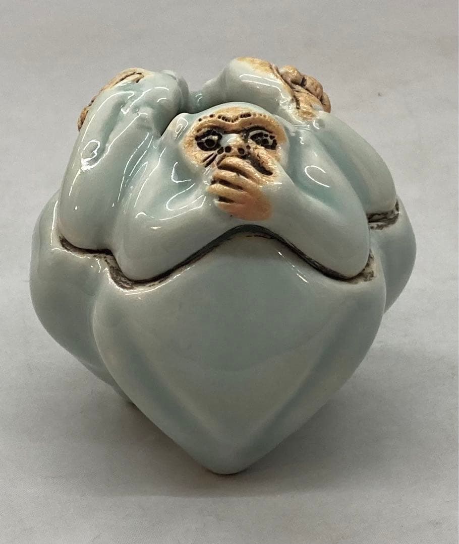 B149s  「青磁  胡孫香炉」3猿　見猿　言わ猿　聞か猿　香道具　茶道具