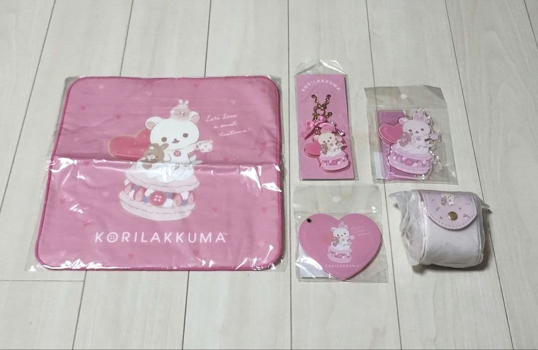 コリラックマストア2020　アクリルスタンド　ハンカチ　ミラー　チャーム　ポーチ