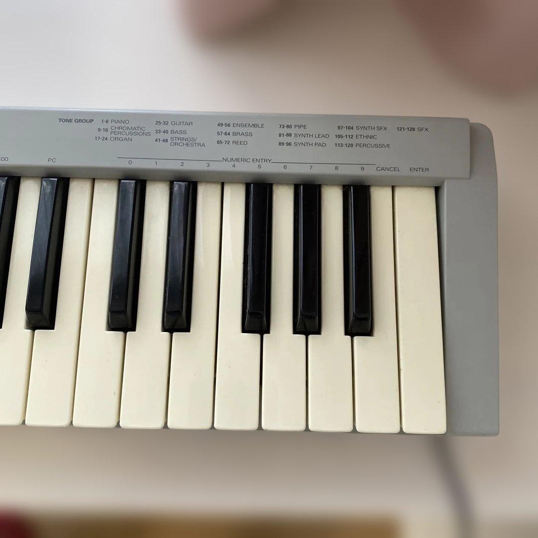 Roland PC-180 MIDIキーボードコントローラー、アダプター