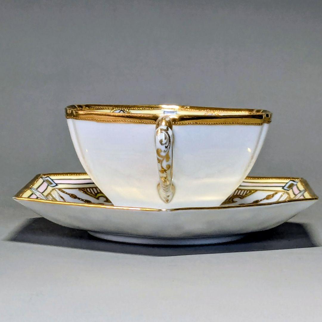 オールドノリタケ・金盛上陽刻薔薇柄　ガーランド装飾　ヘキサゴン　カップ＆ソーサー