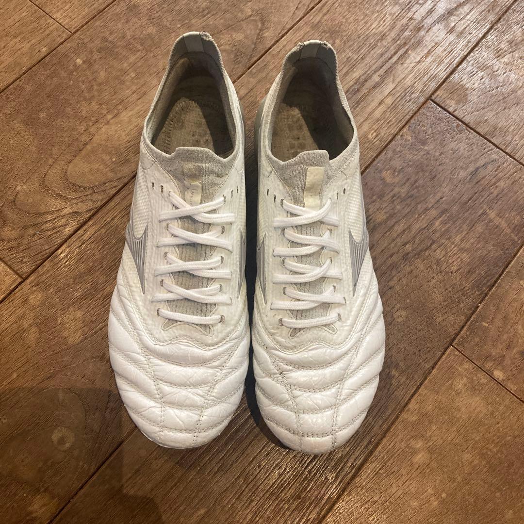 ミズノ　モレリア　ネオ3 β ジャパン　ホワイト　シルバー　23.5cm