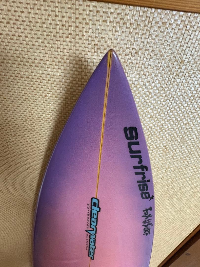 クリアーウォーターショートボード５.11幅47センチ厚み５.6ぐらいです