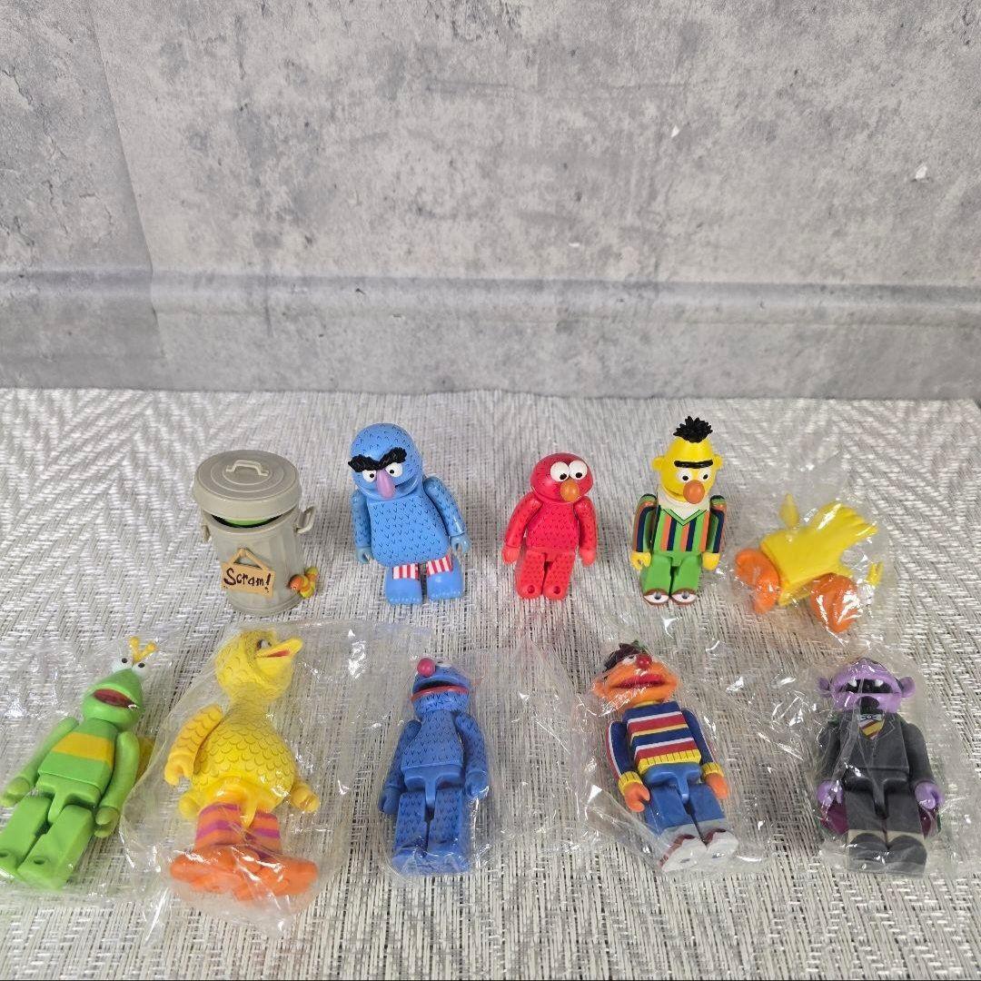 希少　セサミストリート　キューブリック　10体　セット　シークレット　含む